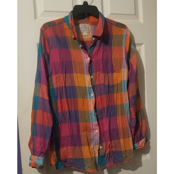 Old Navy Tops - Colorful Plaid Button Up